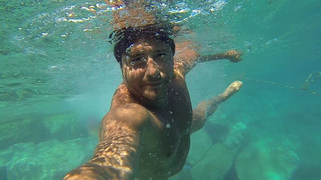 Selfie sous l'eau
